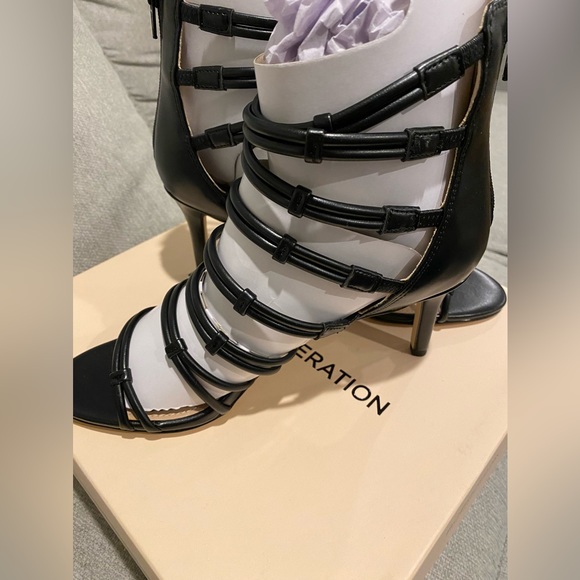 BNWB BCBG Maria Strappy Heels Size 8 1/2 B Black - Picture 2 of 9